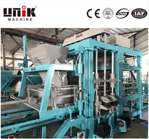 హాలో బ్లాక్ ఆటోమేటిక్ మెషిన్ యొక్క లక్షణాలు ఏమిటి?