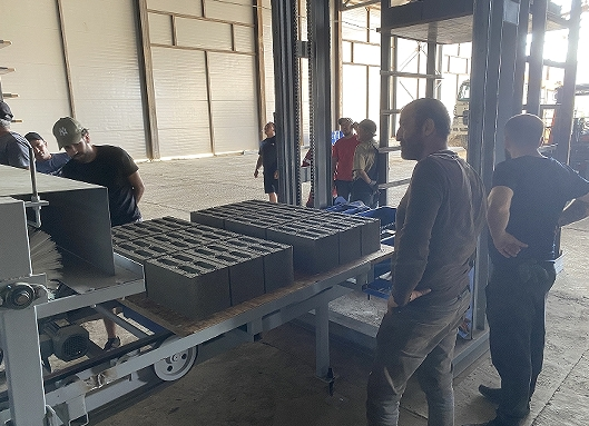 UNIK రష్యా ఫార్ ఈస్ట్‌లో పూర్తిగా ఆటోమేటిక్ కాంక్రీట్ బ్లాక్ మేకింగ్ మెషిన్ లైన్‌ను ప్రారంభించింది