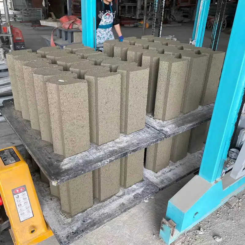 నిర్మాణ పరిశ్రమలో ఆటోమేటిక్ బ్లాక్ మెషీన్ల ప్రయోజనాలు మరియు అప్లికేషన్లు