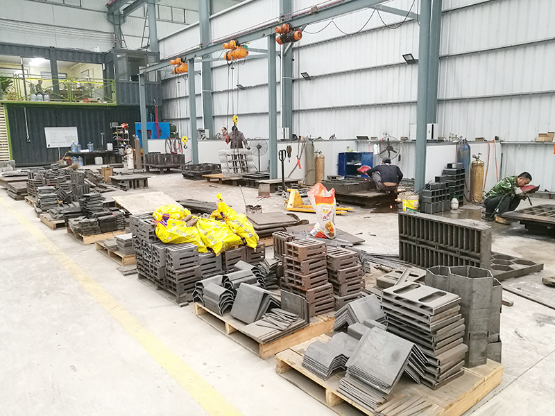 కాంక్రీట్ బ్లాక్ మెషీన్ల గురించి మీరు తెలుసుకోవలసిన ప్రతిదీ